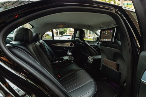 Mercedes-Benz Việt Nam bàn giao lô xe E180 cho khách sạn InterContinental Saigon - Ảnh 2. Mercedes-Benz Việt Nam bàn giao lô xe E180 cho khách sạn InterContinental Saigon - Ảnh 2.
