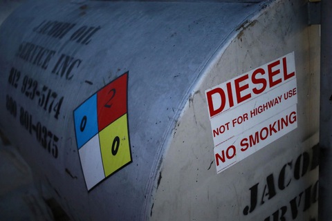 Dầu diesel trở thành hàng hiếm trên khắp nước Mỹ - Ảnh 1. Dầu diesel trở thành hàng hiếm trên khắp nước Mỹ - Ảnh 1.