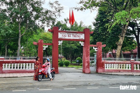 Phản hồi 28-10: Giáo viên còn bạo lực học đường, nói gì học sinh; Cờ bạc là bác thằng bần - Ảnh 1. Phản hồi 28-10: Giáo viên còn bạo lực học đường, nói gì học sinh; Cờ bạc là bác thằng bần - Ảnh 1.