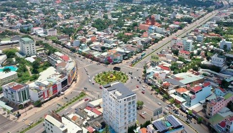 Đồng Xoài trên đà trở thành đô thị vệ tinh hiện đại, sầm uất - Ảnh 1. Đồng Xoài trên đà trở thành đô thị vệ tinh hiện đại, sầm uất - Ảnh 1.