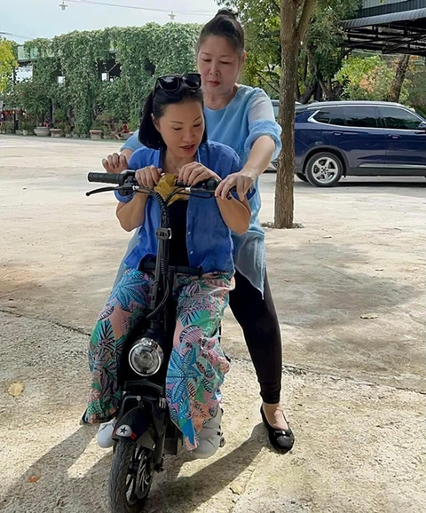 Ảnh vui sao Việt 29-10: Đan Trường cùng con trai mừng sinh nhật vợ cũ - Ảnh 7. Ảnh vui sao Việt 29-10: Đan Trường cùng con trai mừng sinh nhật vợ cũ - Ảnh 7.