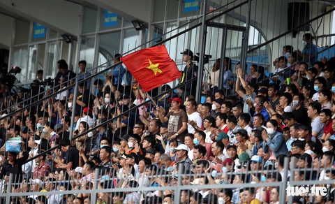 Tấn Tài bồi hồi khi Khánh Hòa trở lại V-League - Ảnh 6. Tấn Tài bồi hồi khi Khánh Hòa trở lại V-League - Ảnh 6.