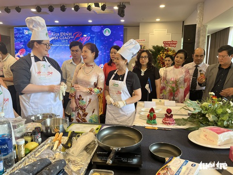 Du lịch ẩm thực qua món ngon của các gia đình ngoại giao - Ảnh 1. Du lịch ẩm thực qua món ngon của các gia đình ngoại giao - Ảnh 1.