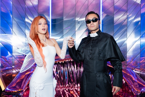 Dàn sao đình đám hóa trang Halloween đến chúc mừng Hoàng Yến Chibi ra mắt MV - Ảnh 1. Dàn sao đình đám hóa trang Halloween đến chúc mừng Hoàng Yến Chibi ra mắt MV - Ảnh 1.