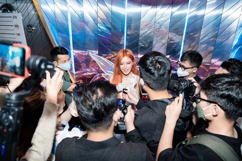 Dàn sao đình đám hóa trang Halloween đến chúc mừng Hoàng Yến Chibi ra mắt MV - Ảnh 11. Dàn sao đình đám hóa trang Halloween đến chúc mừng Hoàng Yến Chibi ra mắt MV - Ảnh 11.