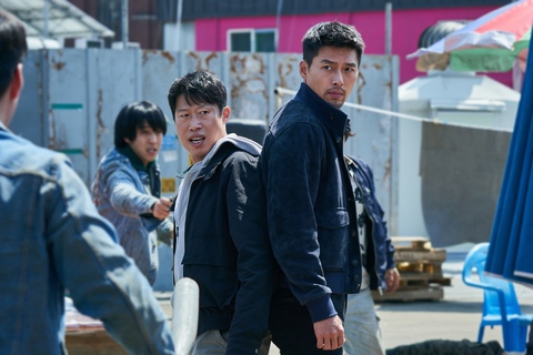 Yoo Hae Jin - ông chú ‘xí trai’ cân đẹp hai mỹ nam trong Confidential Assignment là ai? - Ảnh 6. Yoo Hae Jin - ông chú ‘xí trai’ cân đẹp hai mỹ nam trong Confidential Assignment là ai? - Ảnh 6.