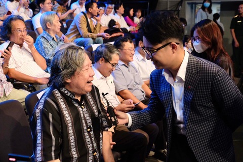 Phản hồi ngày 3-10: Giáo sư có lời giải thích thấu tình đạt lý; Cần nghiêm trị cán bộ hách dịch - Ảnh 3. Phản hồi ngày 3-10: Giáo sư có lời giải thích thấu tình đạt lý; Cần nghiêm trị cán bộ hách dịch - Ảnh 3.