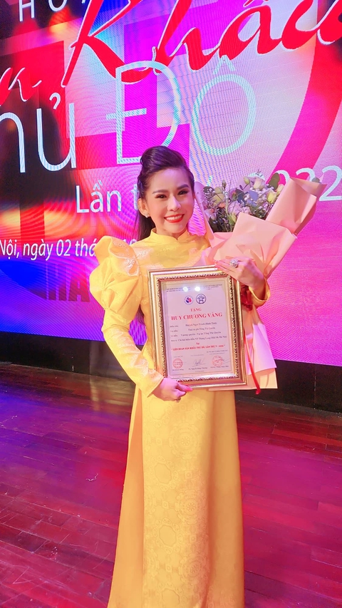 Vai diễn ám ảnh suốt nhiều tháng giúp Bình Tinh rinh huy chương vàng - Ảnh 1. Vai diễn ám ảnh suốt nhiều tháng giúp Bình Tinh rinh huy chương vàng - Ảnh 1.