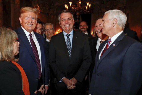 Cuộc đối đầu giữa Donald Trump xứ nhiệt đới và cựu tổng thống từng ngồi tù - Ảnh 5. Cuộc đối đầu giữa Donald Trump xứ nhiệt đới và cựu tổng thống từng ngồi tù - Ảnh 5.