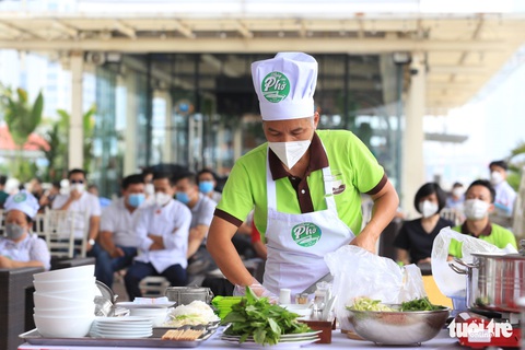 Chuyện một Hoa hồi vàng tài năng của cuộc thi phở 2021 - Ảnh 1. Chuyện một Hoa hồi vàng tài năng của cuộc thi phở 2021 - Ảnh 1.