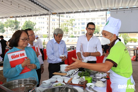 Chuyện một Hoa hồi vàng tài năng của cuộc thi phở 2021 - Ảnh 2. Chuyện một Hoa hồi vàng tài năng của cuộc thi phở 2021 - Ảnh 2.