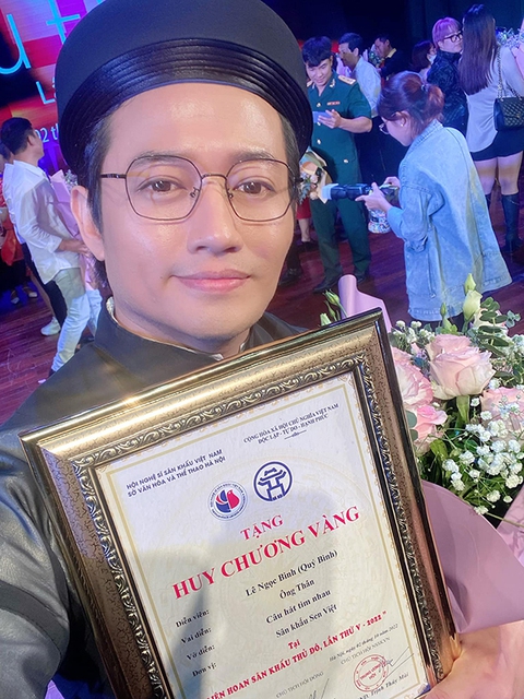 Ảnh vui sao Việt 3-10: Đàm Vĩnh Hưng hạnh phúc bên con ruột 3 tuổi - Ảnh 6. Ảnh vui sao Việt 3-10: Đàm Vĩnh Hưng hạnh phúc bên con ruột 3 tuổi - Ảnh 6.