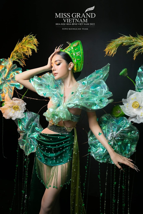 Ảnh trước phẫu thuật thẩm mỹ của Miss Grand Thái Bình gây bão - Ảnh 7. Ảnh trước phẫu thuật thẩm mỹ của Miss Grand Thái Bình gây bão - Ảnh 7.
