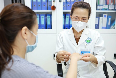 Sùi mào gà, giang mai, lậu... lây qua đường tình dục tăng, rất phổ biến ở giới trẻ - Ảnh 1. Sùi mào gà, giang mai, lậu... lây qua đường tình dục tăng, rất phổ biến ở giới trẻ - Ảnh 1.
