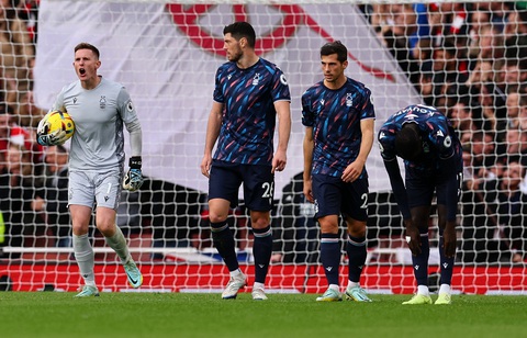 Hủy diệt Nottingham, Arsenal đòi lại ngôi đầu từ tay Man City - Ảnh 2. Hủy diệt Nottingham, Arsenal đòi lại ngôi đầu từ tay Man City - Ảnh 2.