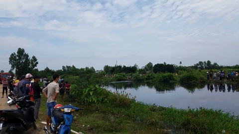 3 thiếu niên đuối nước khi đi hái dừa nước, 1 em thiệt mạng - Ảnh 1. 3 thiếu niên đuối nước khi đi hái dừa nước, 1 em thiệt mạng - Ảnh 1.
