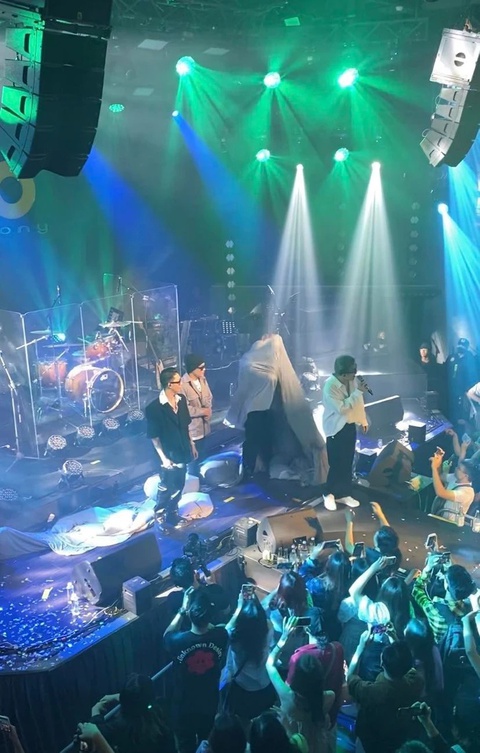 Da LAB gặp sự cố khó đỡ trong live show giới thiệu ca khúc mới - Ảnh 3. Da LAB gặp sự cố khó đỡ trong live show giới thiệu ca khúc mới - Ảnh 3.