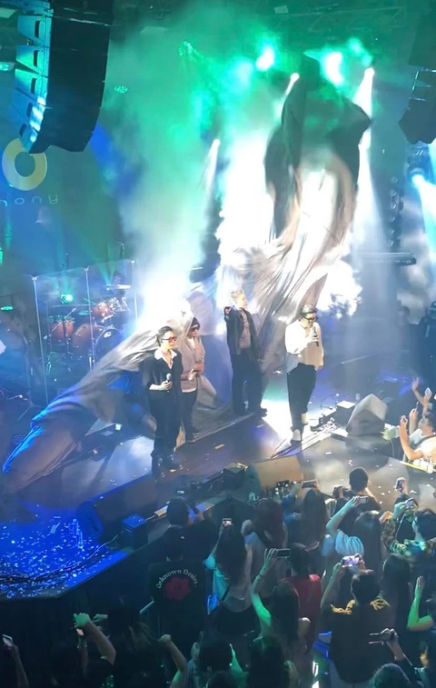 Da LAB gặp sự cố khó đỡ trong live show giới thiệu ca khúc mới - Ảnh 2. Da LAB gặp sự cố khó đỡ trong live show giới thiệu ca khúc mới - Ảnh 2.