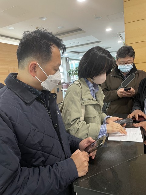 Việt Nam chuẩn bị phương án nếu thêm nạn nhân trong vụ giẫm đạp ở Hàn Quốc - Ảnh 1. Việt Nam chuẩn bị phương án nếu thêm nạn nhân trong vụ giẫm đạp ở Hàn Quốc - Ảnh 1.