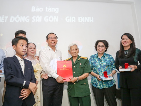 Bí thư Nguyễn Văn Nên thăm các di tích lịch sử Biệt động Sài Gòn - Ảnh 5. Bí thư Nguyễn Văn Nên thăm các di tích lịch sử Biệt động Sài Gòn - Ảnh 5.