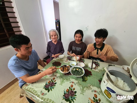 Học yêu thương từ nhà của mệ Diệp - Ảnh 2. Học yêu thương từ nhà của mệ Diệp - Ảnh 2.