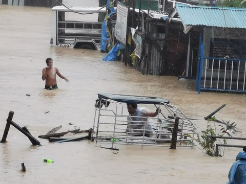 Bão Nalgae vào Biển Đông, đạt cường độ mạnh nhất trong 2 ngày tới - Ảnh 2. Bão Nalgae vào Biển Đông, đạt cường độ mạnh nhất trong 2 ngày tới - Ảnh 2.