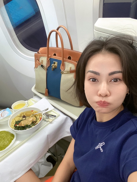 Ảnh vui sao Việt 30-10: Hai con nhà Hồ Ngọc Hà tình thương mến thương - Ảnh 10. Ảnh vui sao Việt 30-10: Hai con nhà Hồ Ngọc Hà tình thương mến thương - Ảnh 10.
