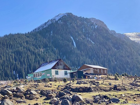 Theo chân du khách Việt ngắm thu vàng trên con đường tơ lụa từ Kazakhstan đến Kyrgyzstan - Ảnh 23. Theo chân du khách Việt ngắm thu vàng trên con đường tơ lụa từ Kazakhstan đến Kyrgyzstan - Ảnh 23.