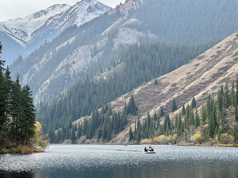 Theo chân du khách Việt ngắm thu vàng trên con đường tơ lụa từ Kazakhstan đến Kyrgyzstan - Ảnh 10. Theo chân du khách Việt ngắm thu vàng trên con đường tơ lụa từ Kazakhstan đến Kyrgyzstan - Ảnh 10.