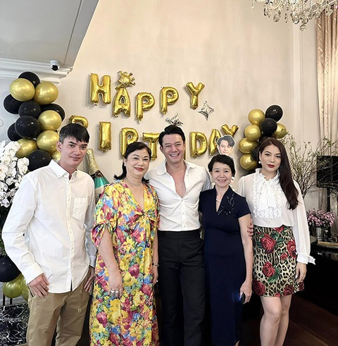 Anh Dũng nũng nịu bên bạn gái Trương Ngọc Ánh trong tiệc sinh nhật - Ảnh 5. Anh Dũng nũng nịu bên bạn gái Trương Ngọc Ánh trong tiệc sinh nhật - Ảnh 5.