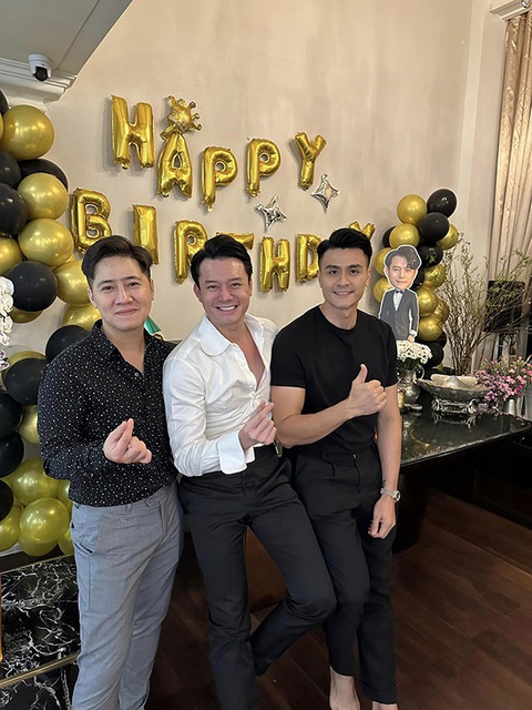 Anh Dũng nũng nịu bên bạn gái Trương Ngọc Ánh trong tiệc sinh nhật - Ảnh 6. Anh Dũng nũng nịu bên bạn gái Trương Ngọc Ánh trong tiệc sinh nhật - Ảnh 6.