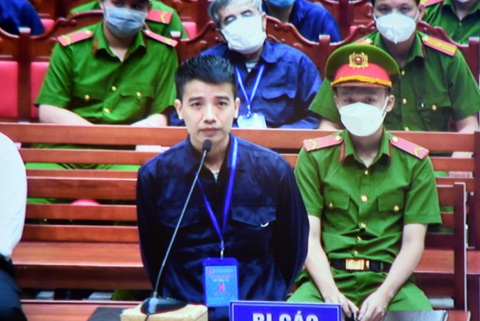 Đại án xăng dầu: Bị cáo khẳng định ra đầu thú chứ không bị bắt - Ảnh 2. Đại án xăng dầu: Bị cáo khẳng định ra đầu thú chứ không bị bắt - Ảnh 2.