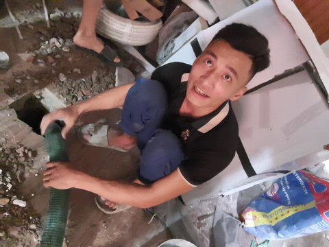 Từ dán quảng cáo bậy đến lừa hút hầm cầu - Kỳ 2: Vạch mặt băng làm láo, ăn thật - Ảnh 1. Từ dán quảng cáo bậy đến lừa hút hầm cầu - Kỳ 2: Vạch mặt băng làm láo, ăn thật - Ảnh 1.