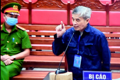 Ông trùm buôn lậu trong đại án xăng dầu: ‘Chấp nhận hết để con được tại ngoại’ - Ảnh 1. Ông trùm buôn lậu trong đại án xăng dầu: ‘Chấp nhận hết để con được tại ngoại’ - Ảnh 1.