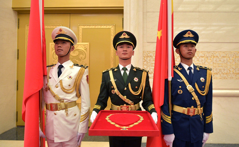 Trung Quốc trao huân chương đối ngoại cao quý nhất cho Tổng bí thư Nguyễn Phú Trọng - Ảnh 2. Trung Quốc trao huân chương đối ngoại cao quý nhất cho Tổng bí thư Nguyễn Phú Trọng - Ảnh 2.