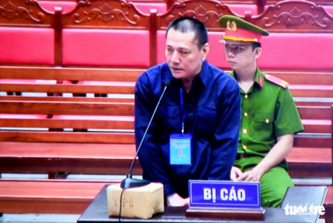 Đại án xăng dầu: Bị cáo khẳng định ra đầu thú chứ không bị bắt - Ảnh 1. Đại án xăng dầu: Bị cáo khẳng định ra đầu thú chứ không bị bắt - Ảnh 1.