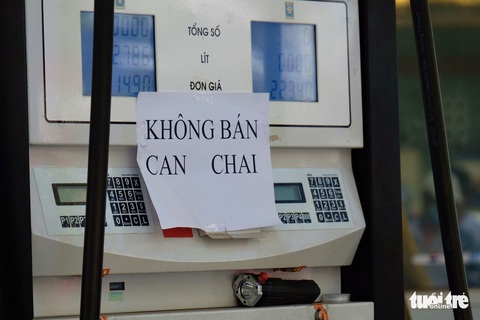 Nhiều cây xăng ở Hà Nội bán cầm chừng, quản lý thị trường nói không phải găm hàng - Ảnh 5. Nhiều cây xăng ở Hà Nội bán cầm chừng, quản lý thị trường nói không phải găm hàng - Ảnh 5.