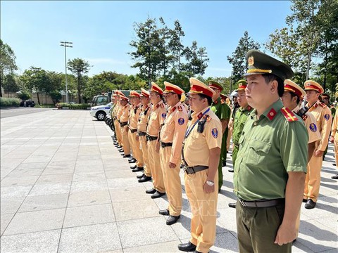 Công an Bình Dương ra mắt tổ tuần tra đặc biệt 171 - Ảnh 1. Công an Bình Dương ra mắt tổ tuần tra đặc biệt 171 - Ảnh 1.