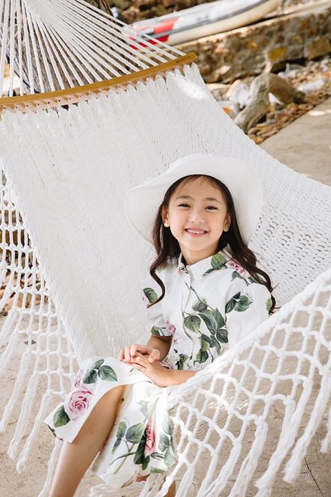 Con gái 7 tuổi xinh như thiên thần của Hà Kiều Anh - Ảnh 3. Con gái 7 tuổi xinh như thiên thần của Hà Kiều Anh - Ảnh 3.