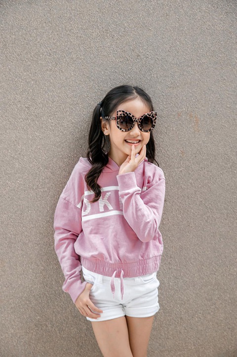 Con gái 7 tuổi xinh như thiên thần của Hà Kiều Anh - Ảnh 6. Con gái 7 tuổi xinh như thiên thần của Hà Kiều Anh - Ảnh 6.