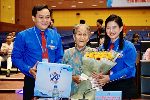 Chị Trần Thị Diễm Trinh tái cử bí thư Tỉnh Đoàn Bình Dương - Ảnh 1. Chị Trần Thị Diễm Trinh tái cử bí thư Tỉnh Đoàn Bình Dương - Ảnh 1.