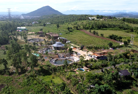 Chiếm đất công nghi làm khu du lịch: Phát hiện thêm 1 công trình vi phạm, cưỡng chế nóng - Ảnh 2. Chiếm đất công nghi làm khu du lịch: Phát hiện thêm 1 công trình vi phạm, cưỡng chế nóng - Ảnh 2.