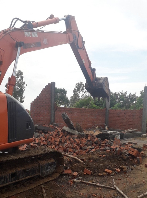 Chiếm đất công nghi làm khu du lịch: Phát hiện thêm 1 công trình vi phạm, cưỡng chế nóng - Ảnh 1. Chiếm đất công nghi làm khu du lịch: Phát hiện thêm 1 công trình vi phạm, cưỡng chế nóng - Ảnh 1.