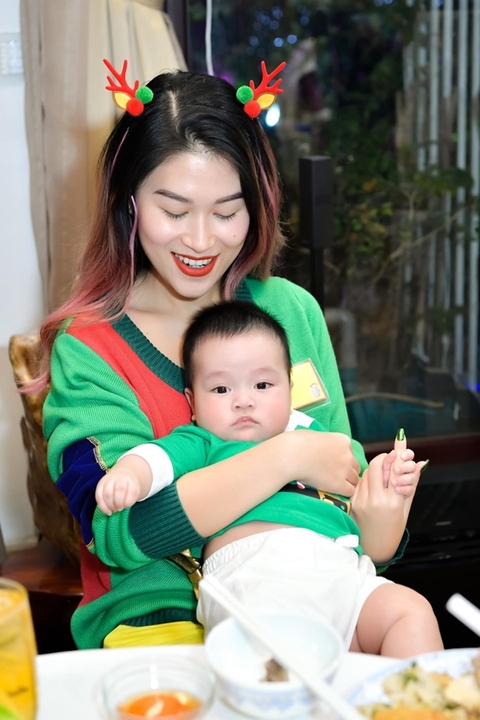 Tan chảy với loạt khoảnh khắc đáng yêu của con trai Đàm Vĩnh Hưng - Ảnh 3. Tan chảy với loạt khoảnh khắc đáng yêu của con trai Đàm Vĩnh Hưng - Ảnh 3.