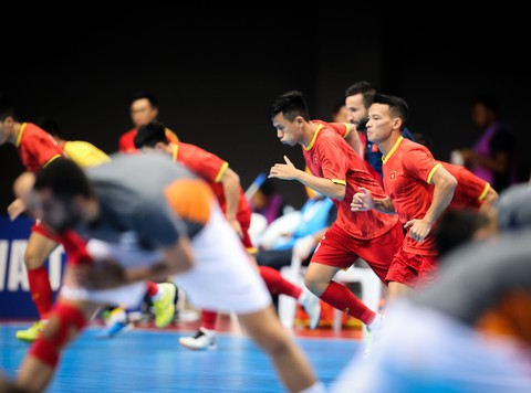 Futsal Việt Nam chia tay Giải vô địch châu Á sau trận thua 1-8 trước Iran - Ảnh 6. Futsal Việt Nam chia tay Giải vô địch châu Á sau trận thua 1-8 trước Iran - Ảnh 6.
