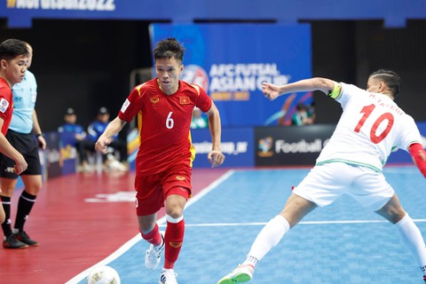 Futsal Việt Nam chia tay Giải vô địch châu Á sau trận thua 1-8 trước Iran - Ảnh 1. Futsal Việt Nam chia tay Giải vô địch châu Á sau trận thua 1-8 trước Iran - Ảnh 1.