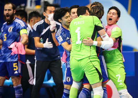 Bị từ chối bàn thắng vì hết giờ, futsal Indonesia thua đáng tiếc trước Nhật - Ảnh 1. Bị từ chối bàn thắng vì hết giờ, futsal Indonesia thua đáng tiếc trước Nhật - Ảnh 1.