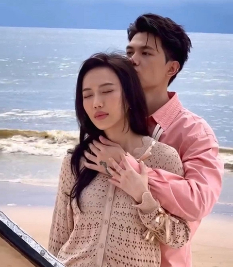 Anh Tú tấu hài cực gắt khiến Diệu Nhi ‘quê một cục’ - Ảnh 2. Anh Tú tấu hài cực gắt khiến Diệu Nhi ‘quê một cục’ - Ảnh 2.