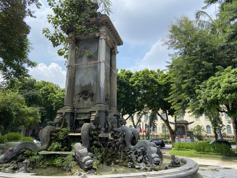 Hà Nội nâng cấp vườn hoa Diên Hồng, xin ý kiến bảo tồn nguyên trạng đài phun nước Con Cóc - Ảnh 1. Hà Nội nâng cấp vườn hoa Diên Hồng, xin ý kiến bảo tồn nguyên trạng đài phun nước Con Cóc - Ảnh 1.