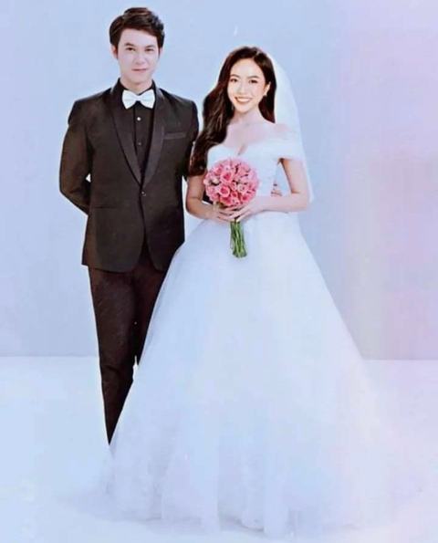 4 đám cưới tháng 10 được mong chờ nhất của showbiz Việt - Ảnh 2. 4 đám cưới tháng 10 được mong chờ nhất của showbiz Việt - Ảnh 2.